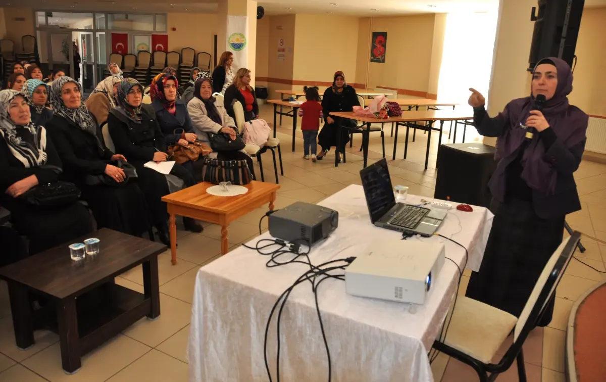 Gölbaşılı Kadınlara \'Ailede Kalite\' Konulu Seminer