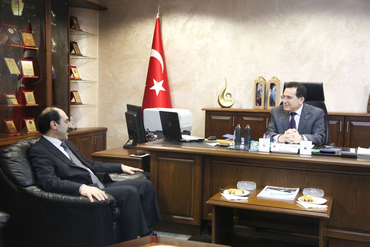 Hacısalihoğlu\'ndan Karadeniz\'de Hayvancılığın Geliştirilmesi İçin Merkezi Ahır Sistemi Önerisi