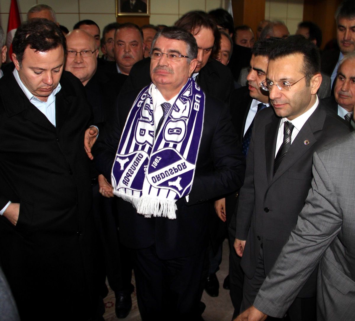 İdris Naim Şahin\'e Coşkulu Karşılama