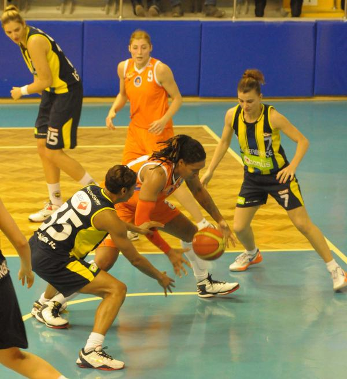 Mersin Büyükşehir Belediyespor - Fenerbahçe : 81-75