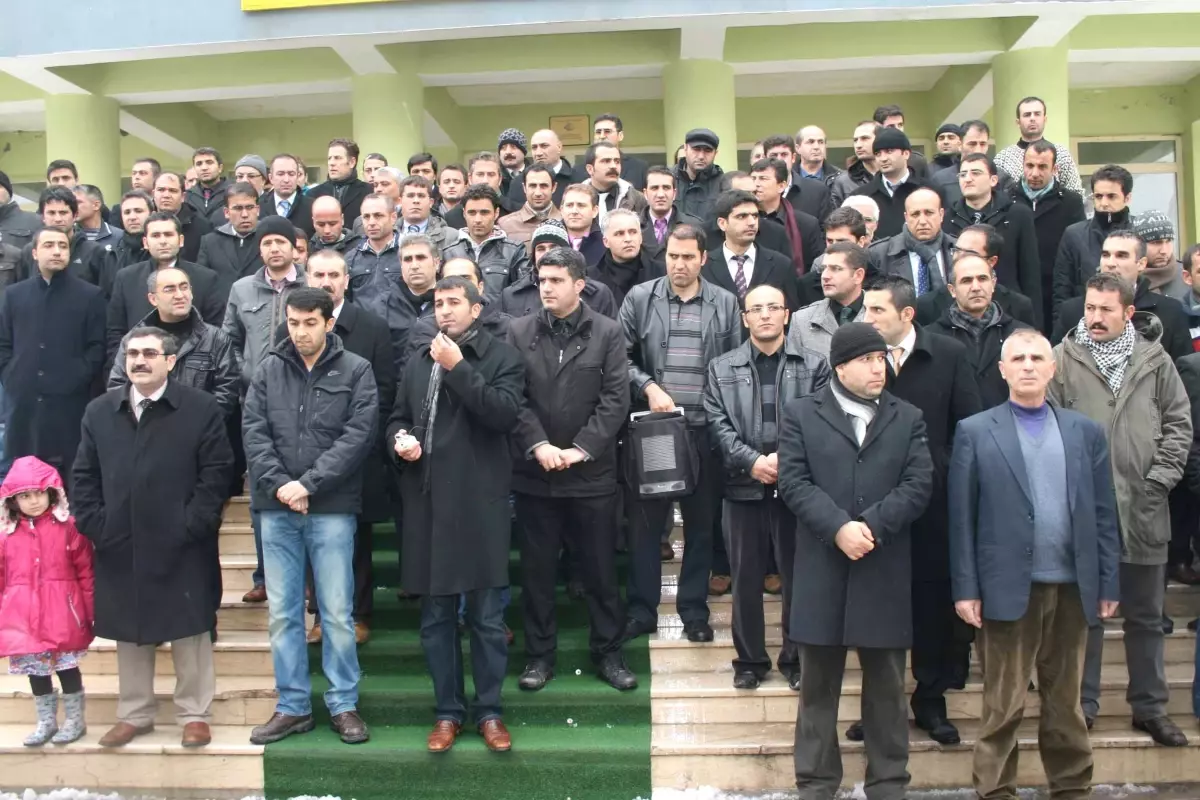 Öğretmene Kırık Not Dayağı