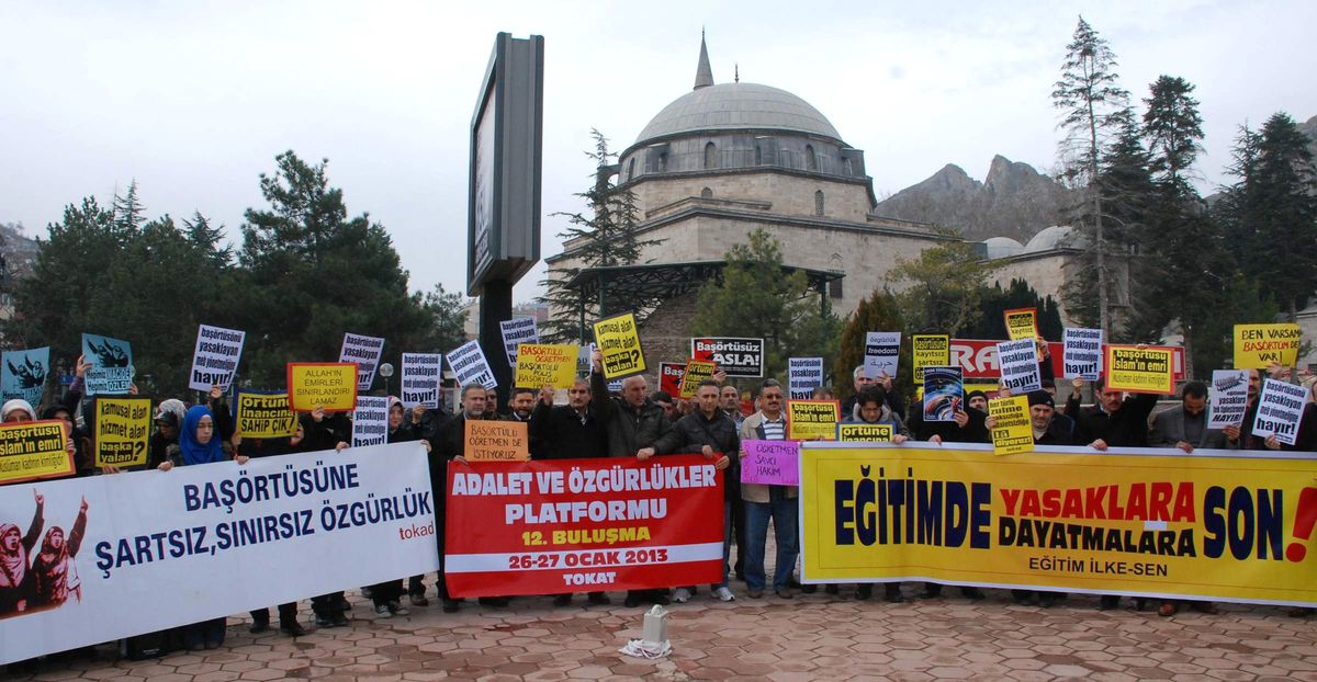 \'Okullarda ve Kamuda Başörtüsüne Özgürlük\' Eylemi