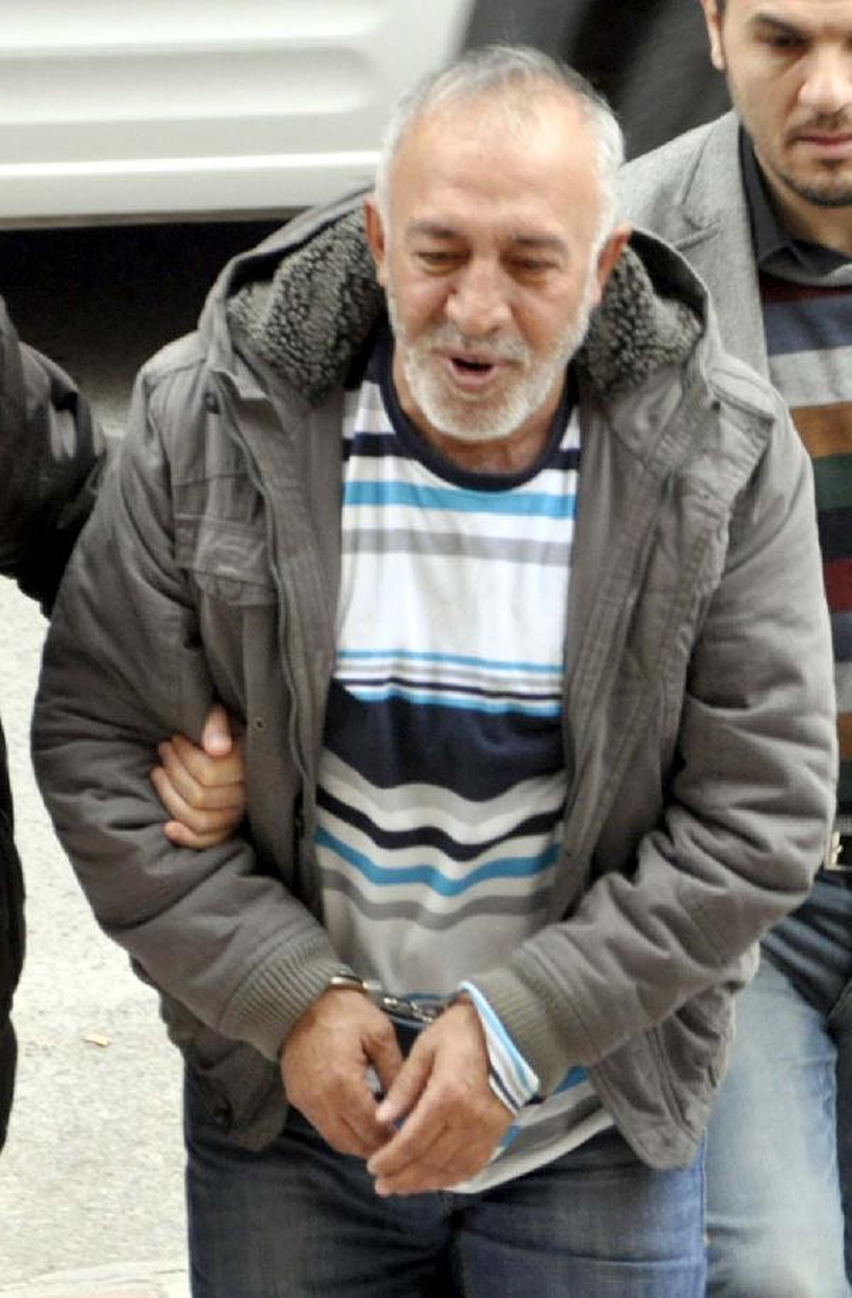 Pompalı Tüfekle 3 Kişiyi Yaralayan Taksici Tutuklandı