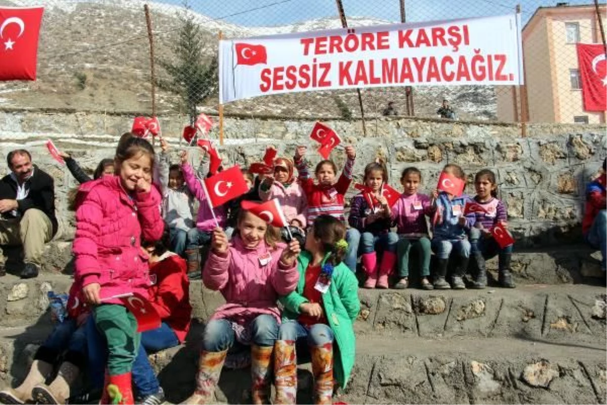 Şırnak ) PKK\'nın Uludere\'de Öldürdüğü 8 Köylü Törenle Anıldı