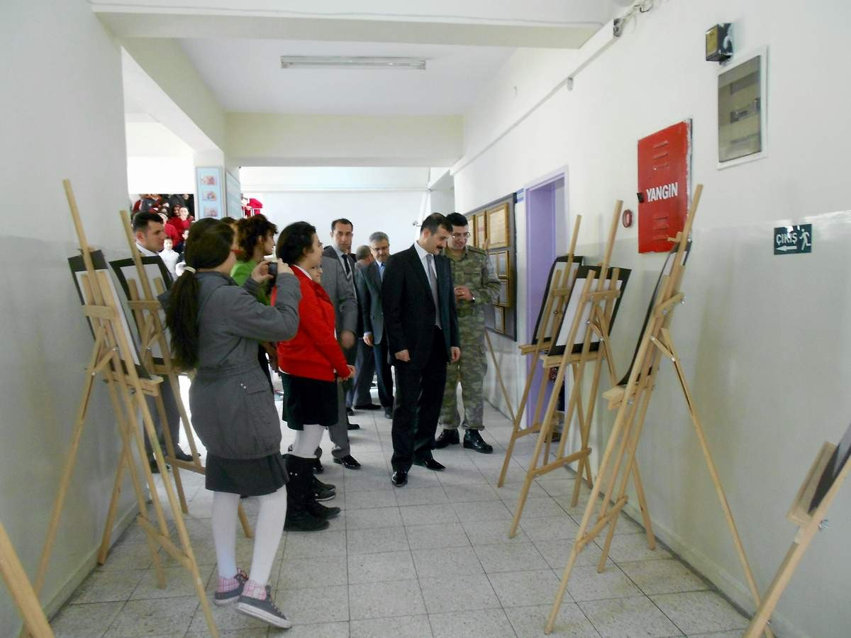 Söğüt Ertuğrulgazi Ortaokulu\'ndan Fotoğraf Sergisi