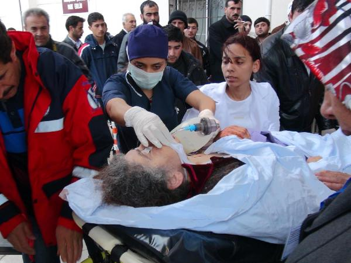 Suriye Savaş Uçakları Türkiye Sınırına Yakın İlçeleri Bombaladı