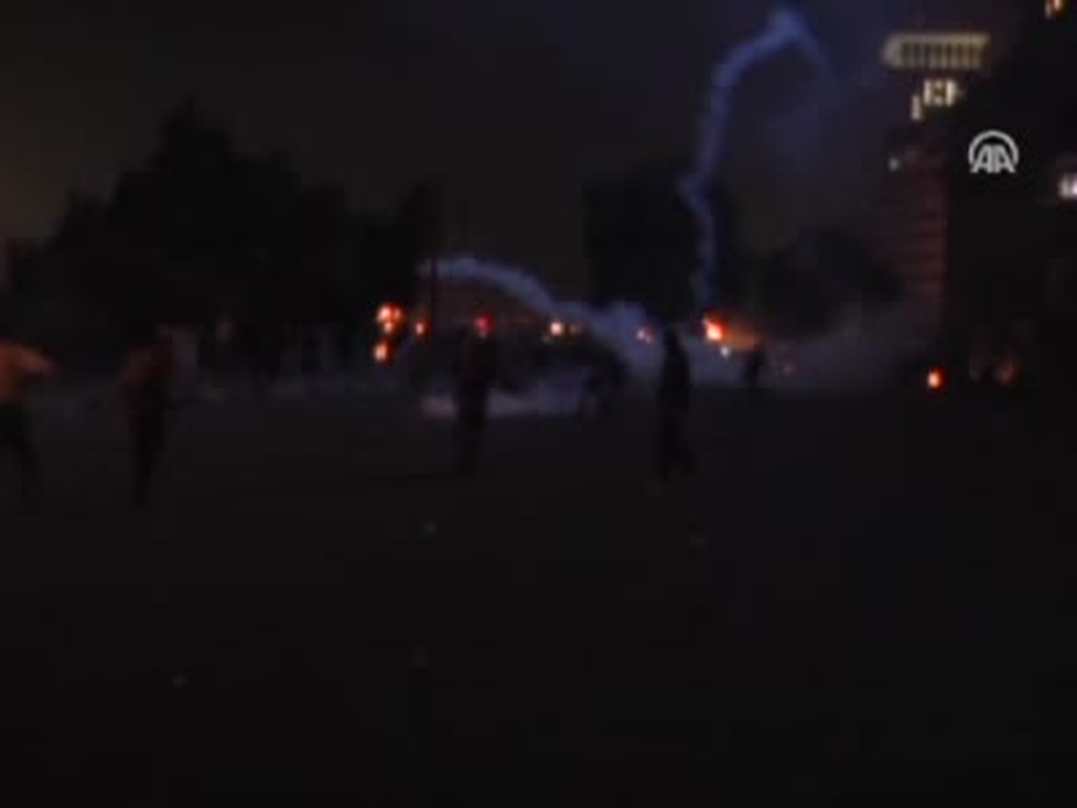 Tahrir\'i "Gaz Bulutu" Kapladı
