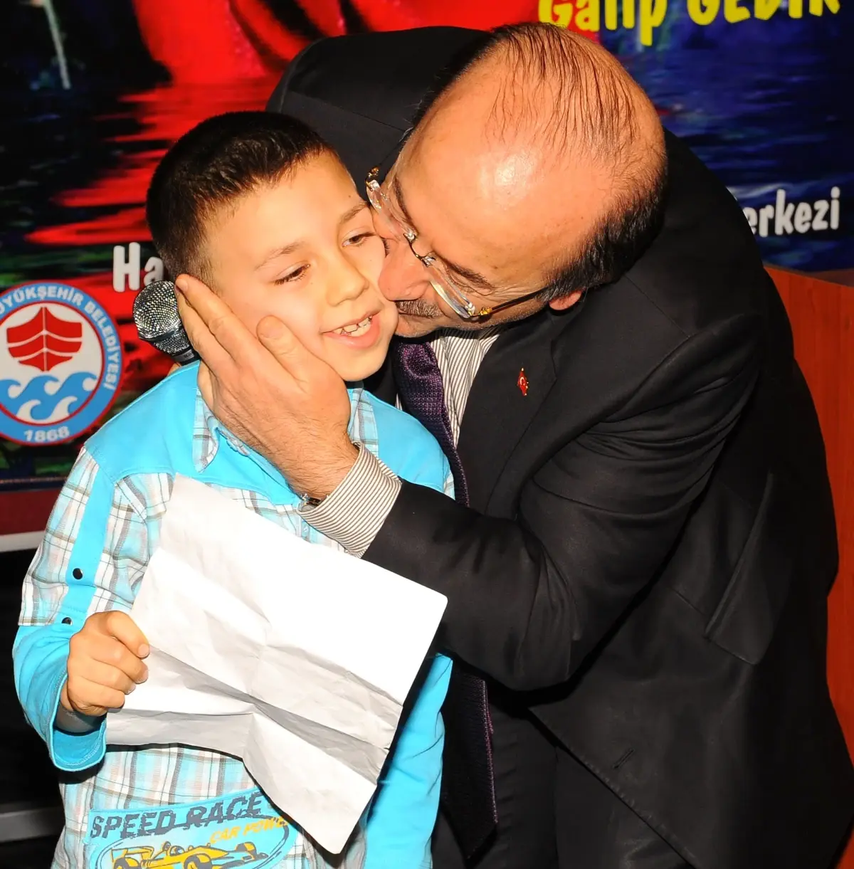 Trabzon\'da Hz.Muhammed\'in (S.a.v) Örnek Hayatının Anlatıldığı \'Sevgililer Sevgilisi\' Adlı Konferans...