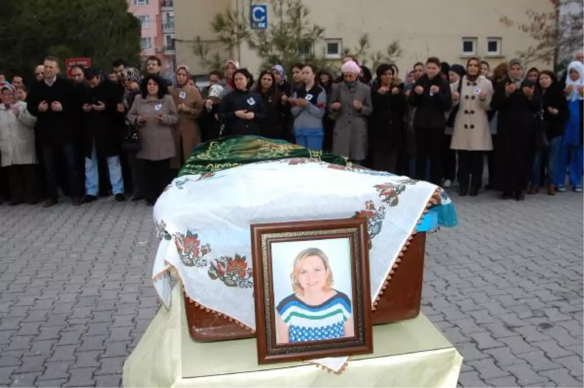 Ayfer Hemşire Son Yolculuğuna Uğurlandı