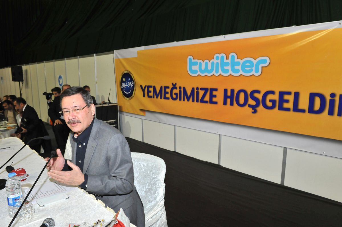 Başkan Gökçek, 400 Twitter Takipçisi ile Buluştu