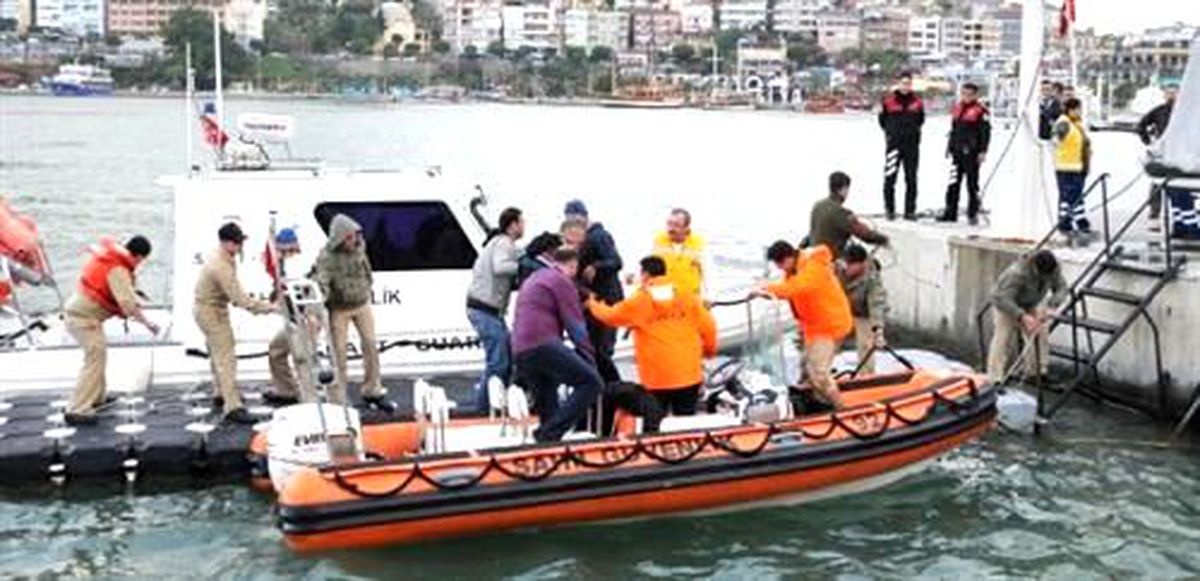 Finlandiyalı Yamaç Paraşütü Pilotu, Denize Zorunlu İniş Yaptı