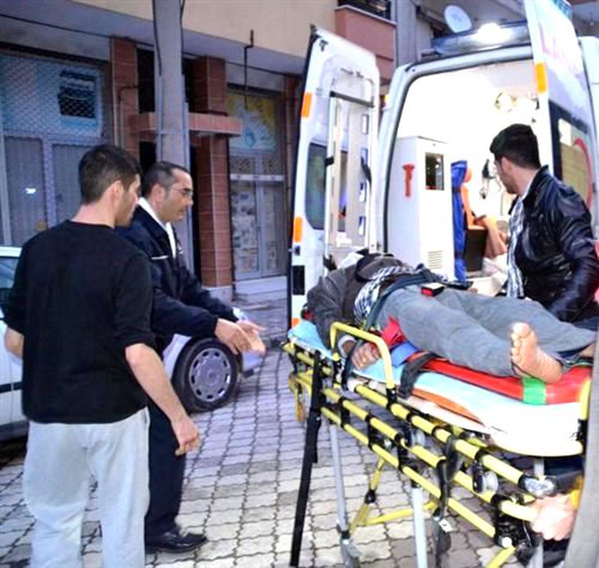 İnşaata Bakmak İstedi, 5 Metre Yüksekten Düştü