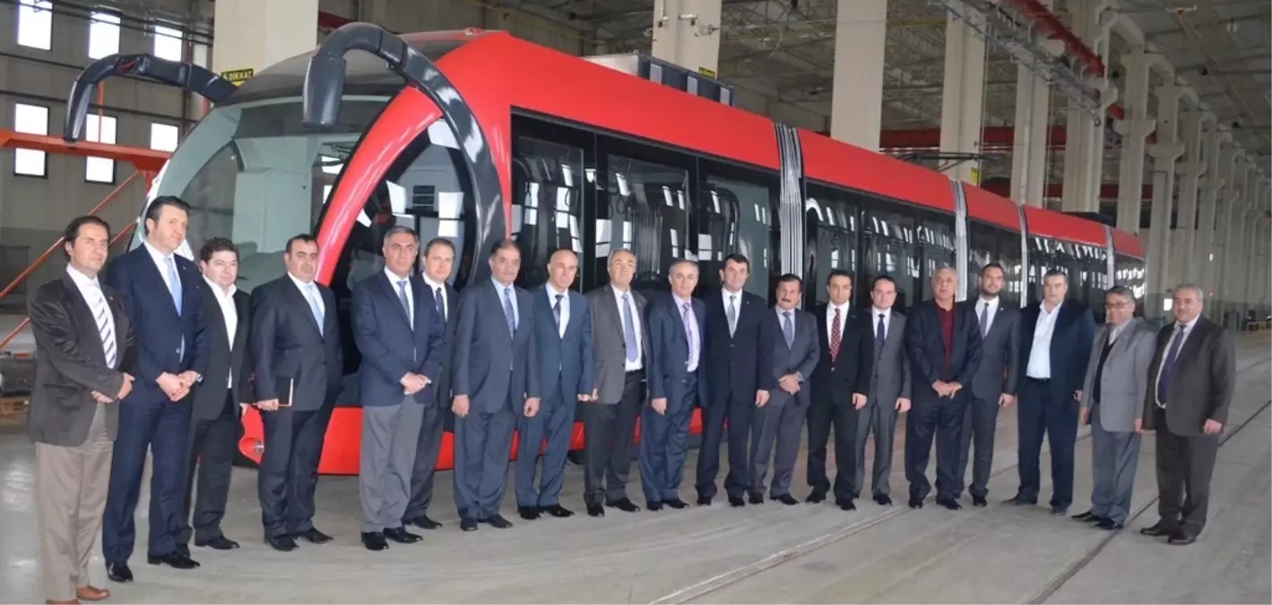 Iraklı Bakan Yerli Tramvaya Hayran Kaldı