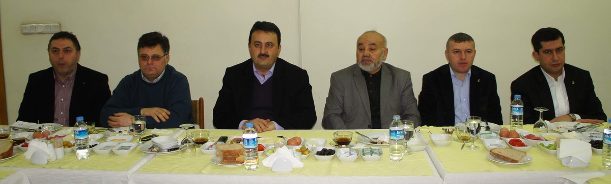 Milletvekili Gülşen, Kurucu Üyelerle Yemekte Buluştu