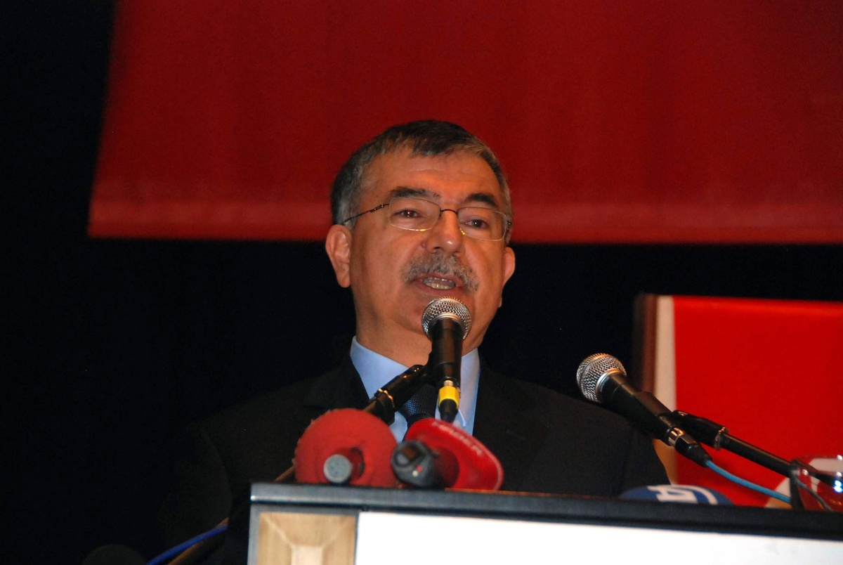 Yılmaz: Kendi Savaş Uçağımızı Yapacağız