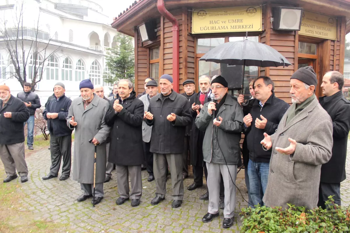 Öğrenciler On Günlük Umre İçin Yola Çıktılar