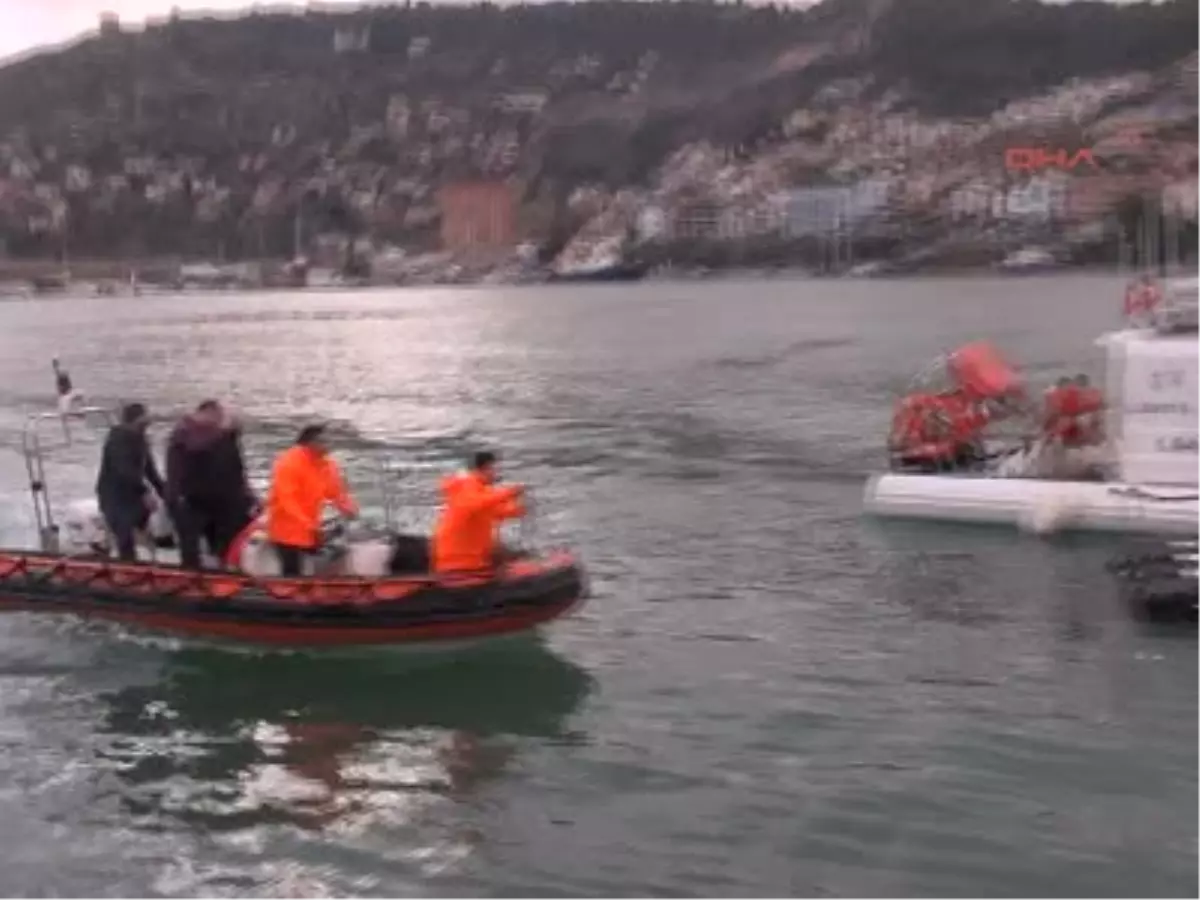 Yamaç Paraşütüyle Atlayış Yapan Finlandiyalı Pilot Denize Zorunlu İniş Yaptı