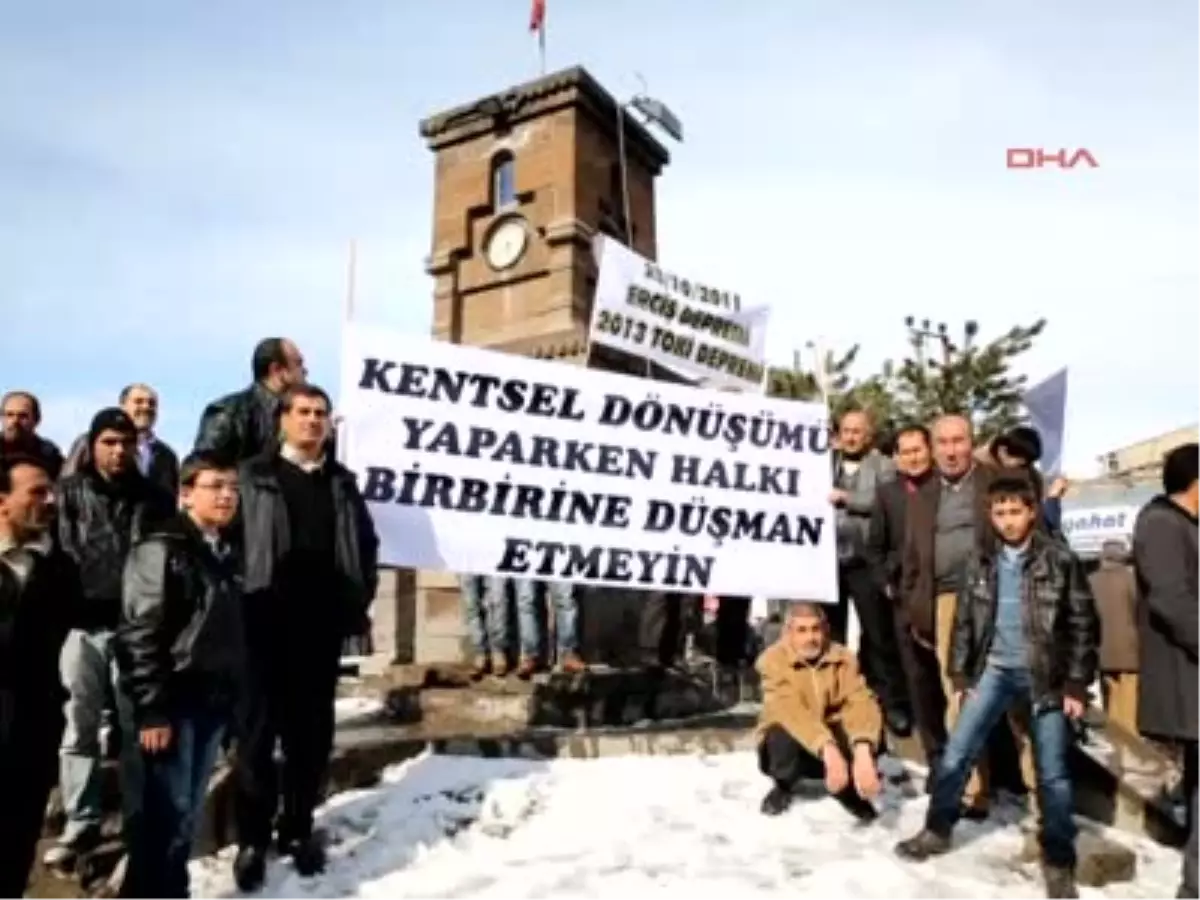 Erciş\'te Kensel Dönüşümü Basın Açıklaması Yaparak Protesto Ettiler