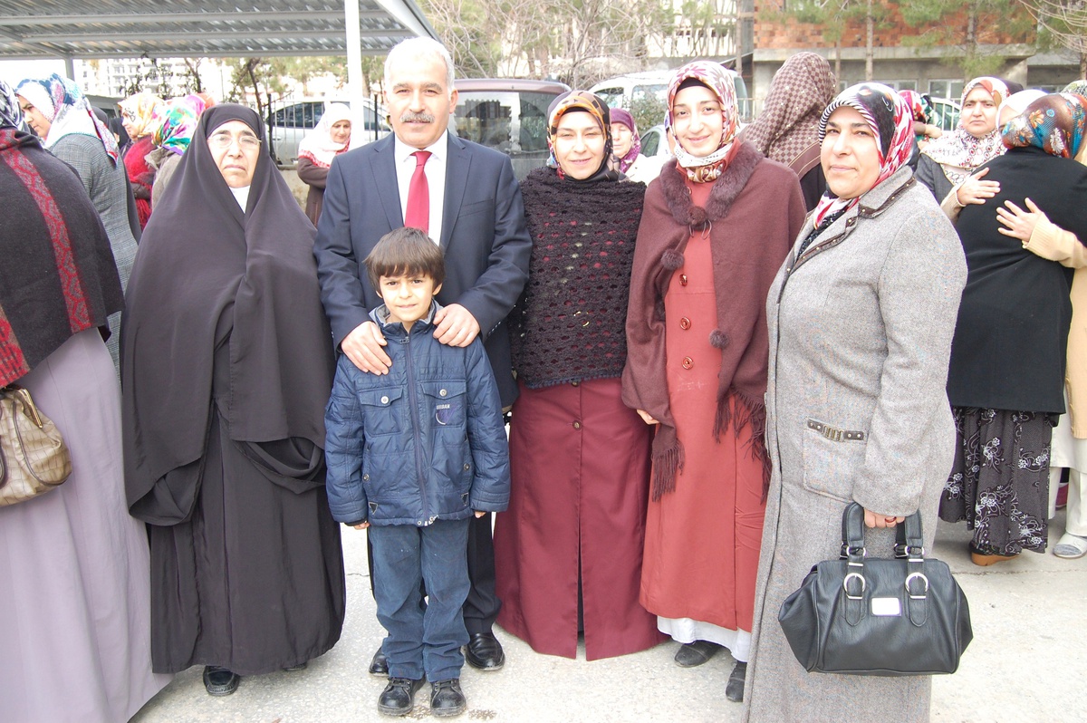 İlk Kafile Umreye Gözyaşlarıyla Uğurlandı