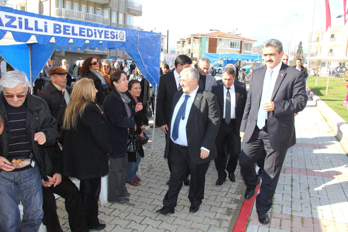 Nazilli\'de Bülent Ecevit Parkı Açıldı