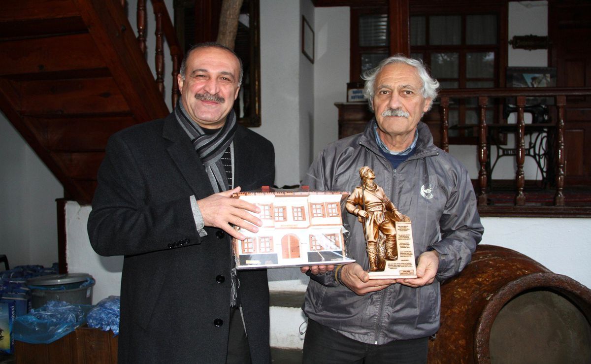 Turizm Rehberleri Kula\'ya Hayran Kaldı