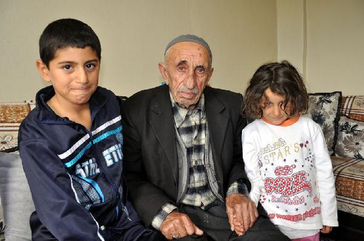 104 Yaşında Emekli Olan İbrahim Dede Vefat Etti