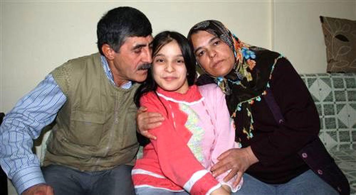 14 Yaşındaki Özlem Yardım Bekliyor