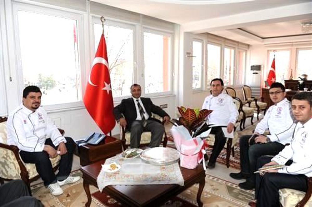 Aşçılar Valilikte