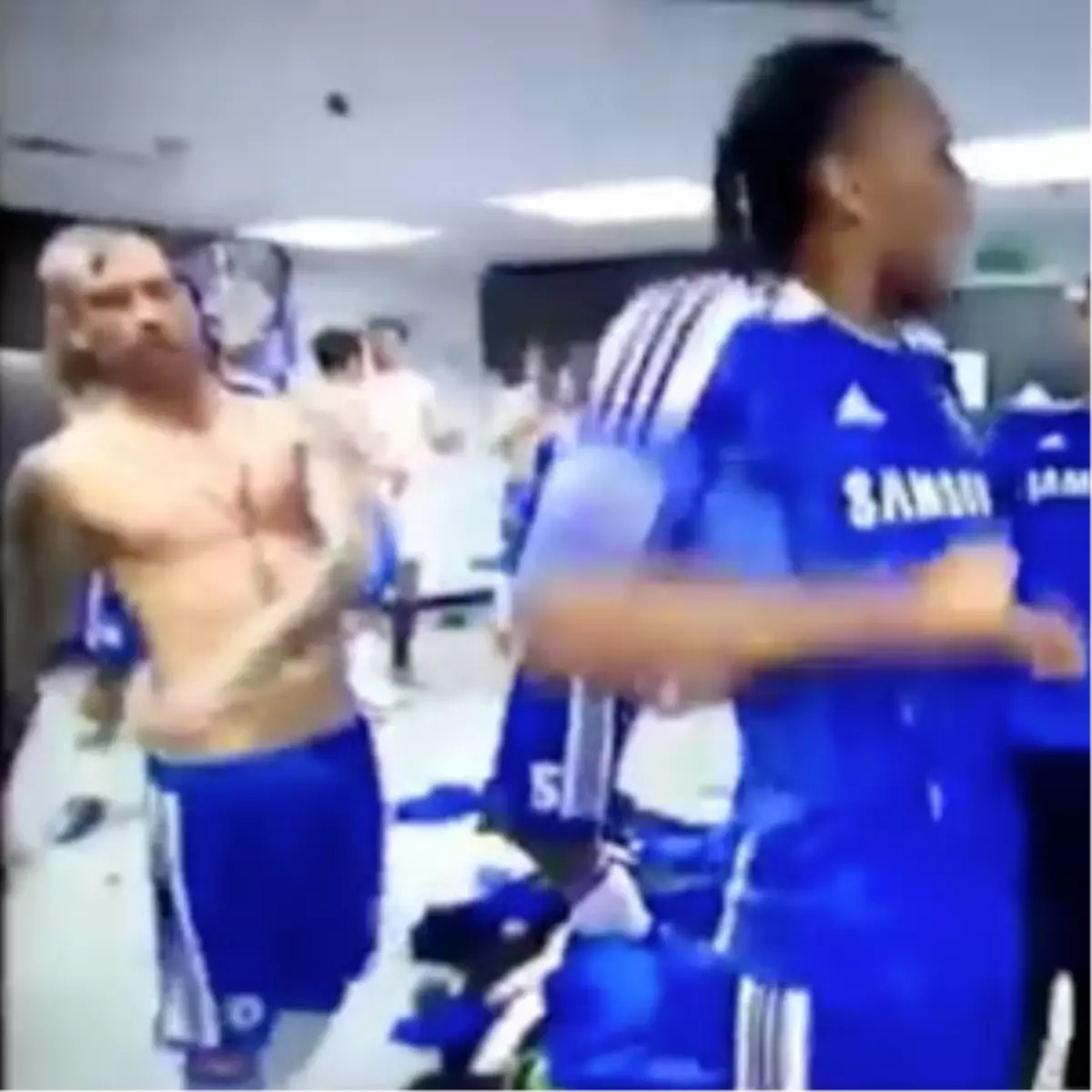 Drogba ve Meireles\'ten Çılgın Dans