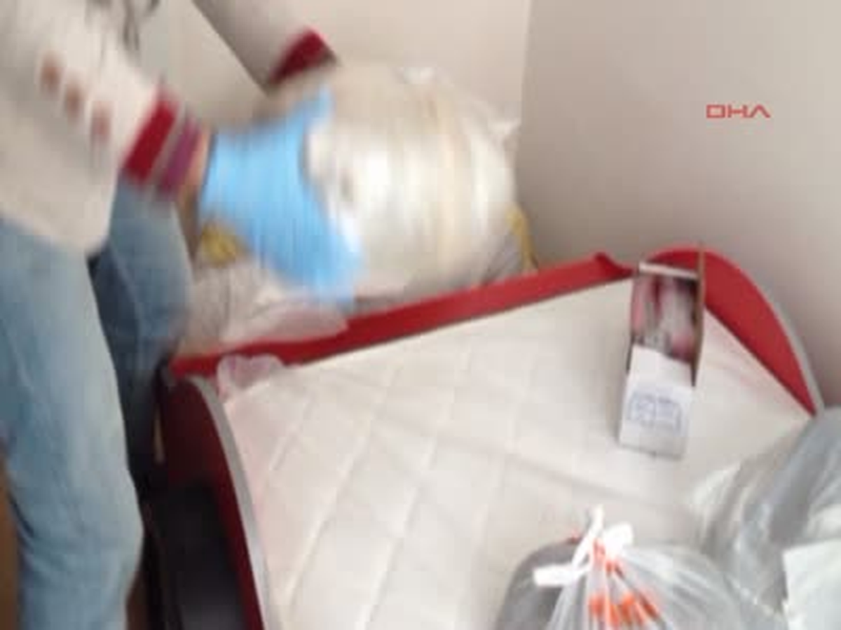 Ek Yenidenistanbul\'daki Narkotik Operasyonunun Polis Kamerası Görüntüleri