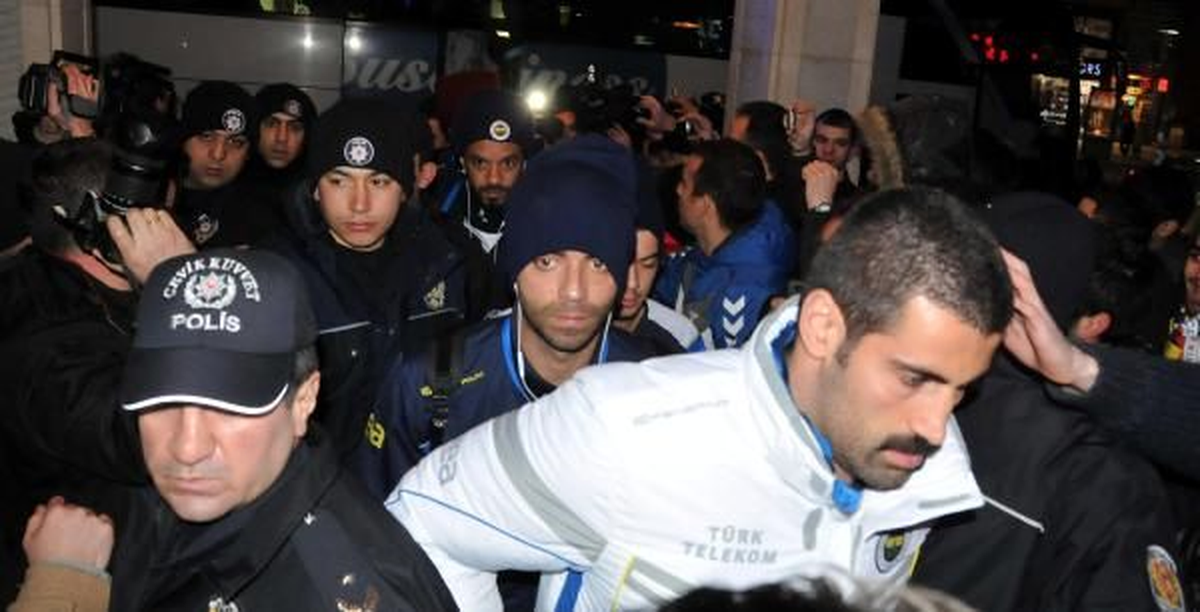Fenerbahçe, Sivas\'ta Coşkuyla Karşılandı