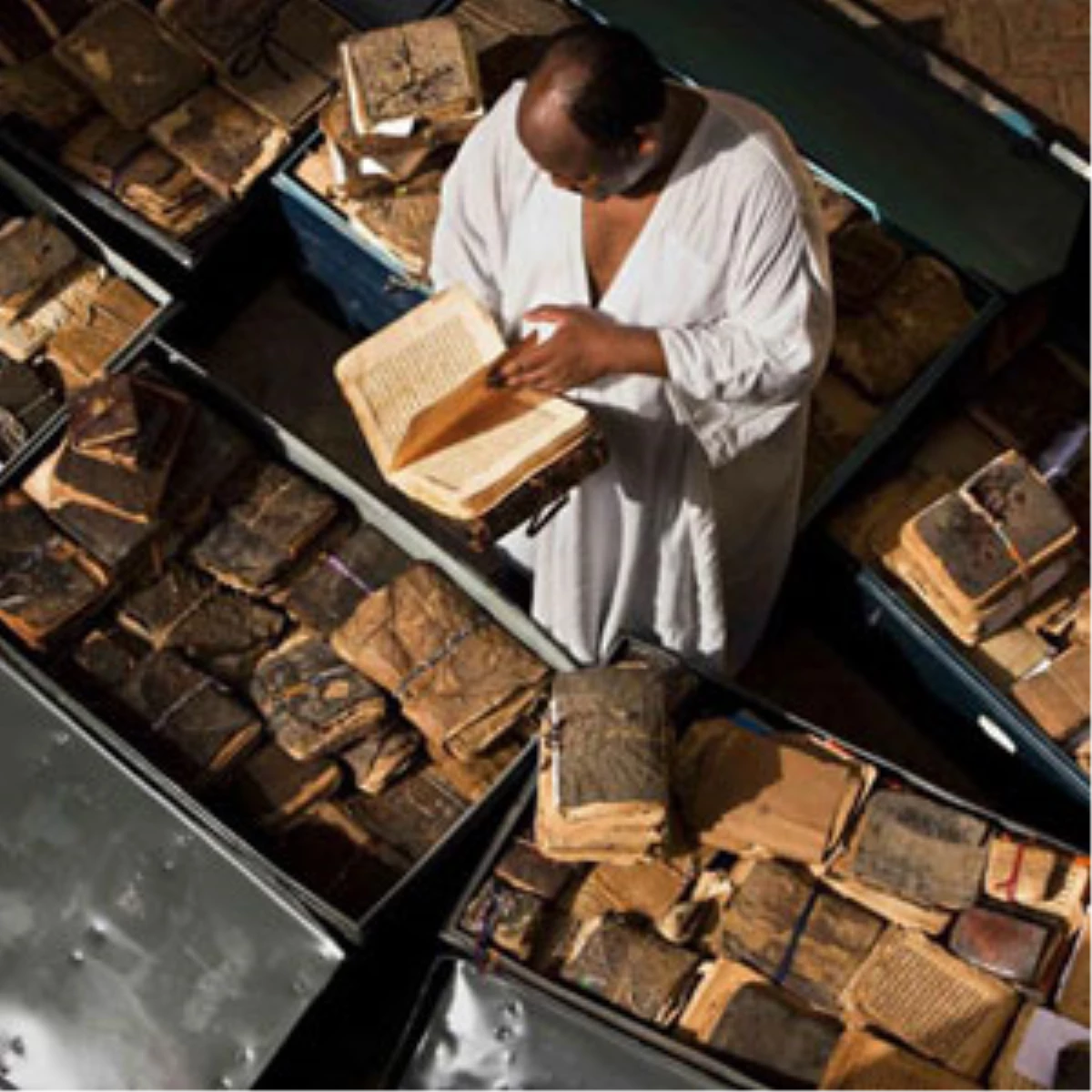 Guardian: Mali\'de Yakılan Kütüphanede Türkçe El Yazması da Vardı