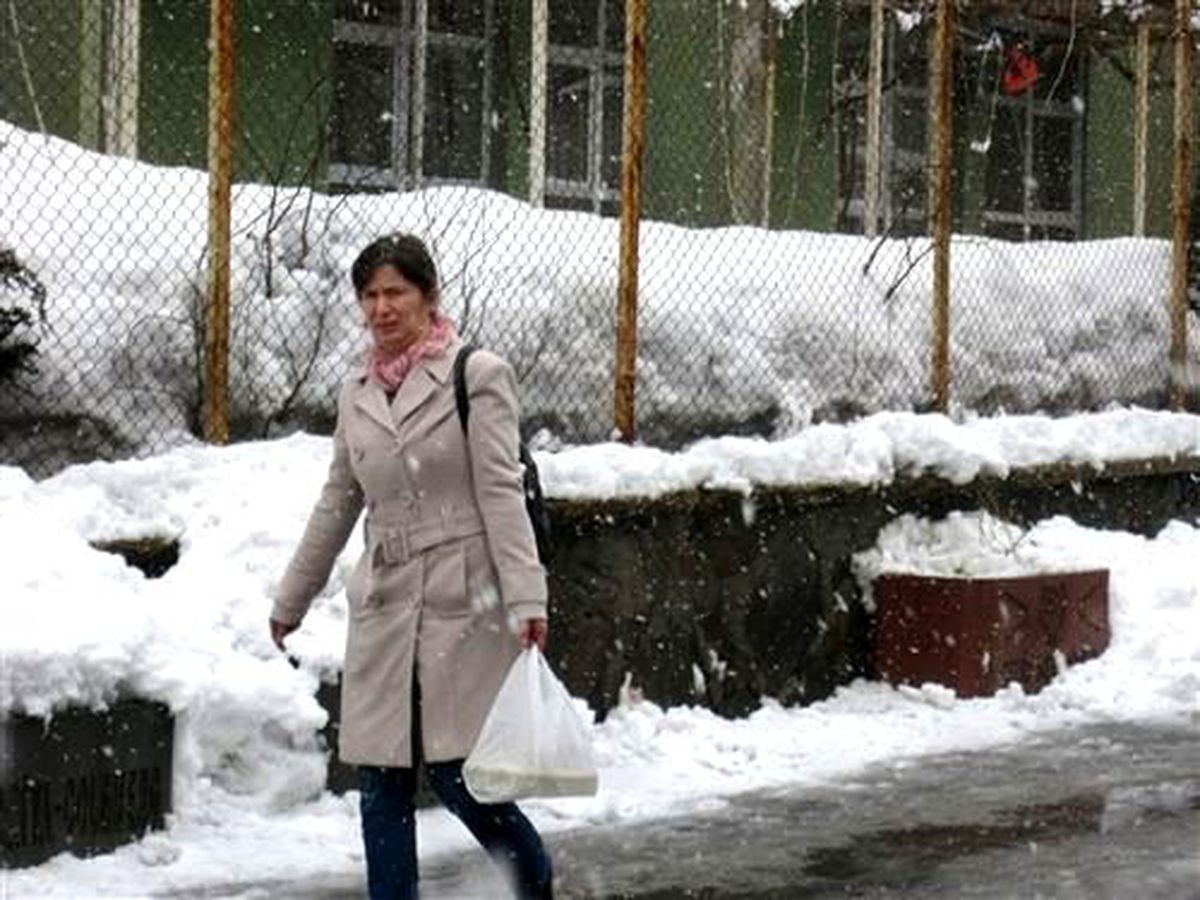 Hakkari\'de 69 Köy Yolu Ulaşıma Kapandı