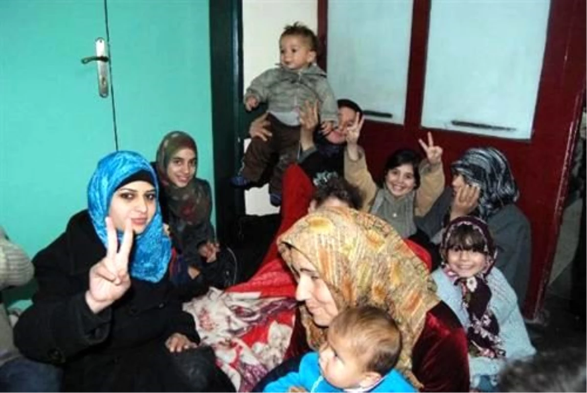 Hastane Koridorları Suriyelilerle Dolup Taştı