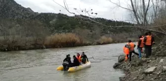 Kamyonet Kızılırmak'a Uçtu, 1 Kişi Suda Kayboldu