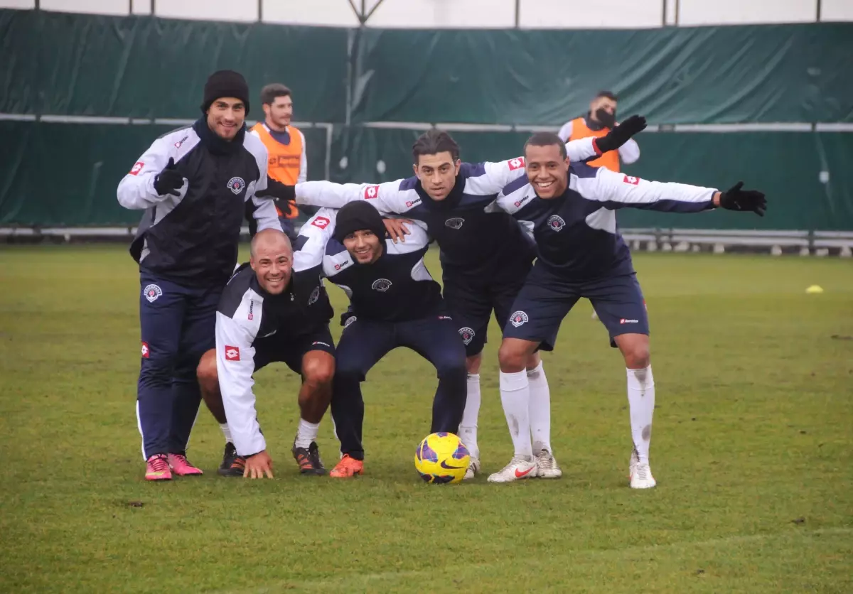 Kasımpaşa\'da Sanica Boru Elazığspor Maçı Hazırlıkları Sürüyor