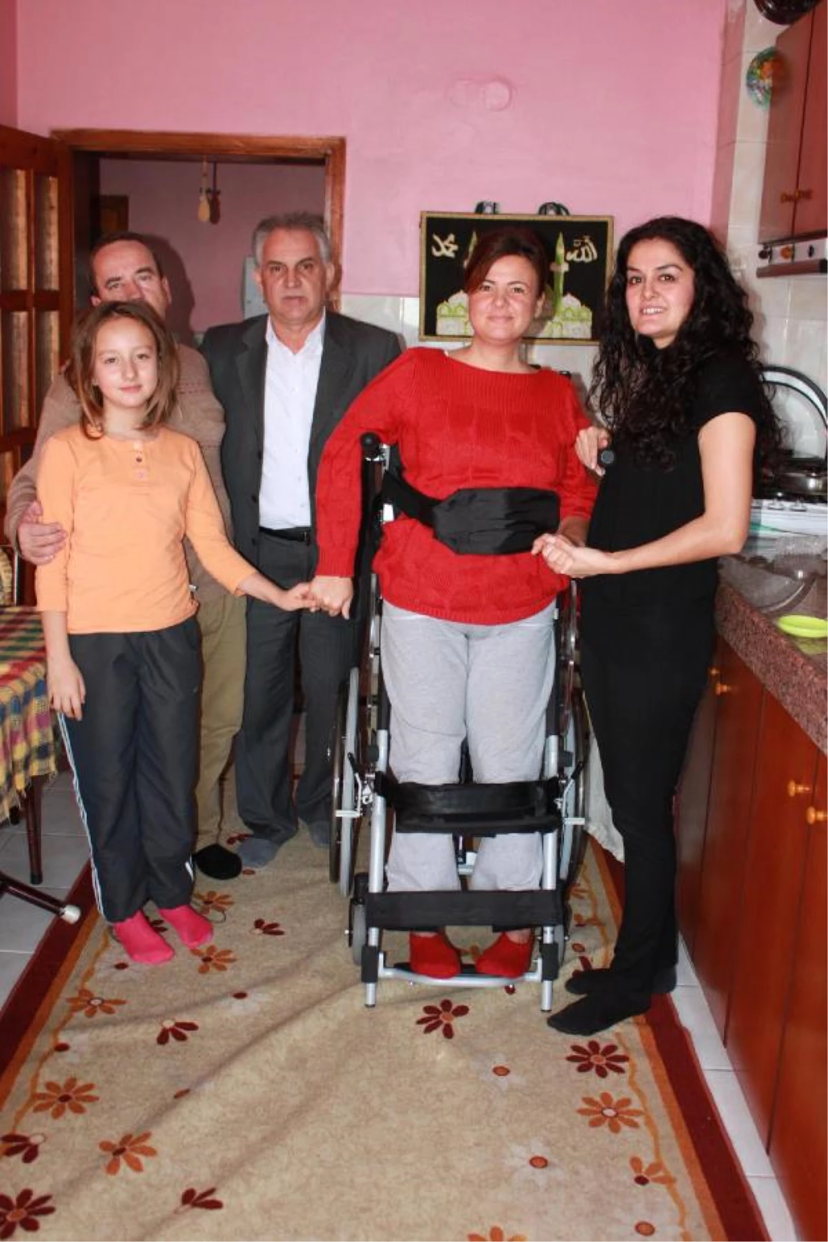 Kemik Erimesi Hastası Annenin Tekerlekli Sandalye Sevinci