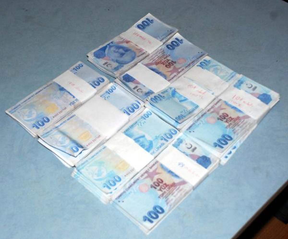 Otomobilde Sahte Para