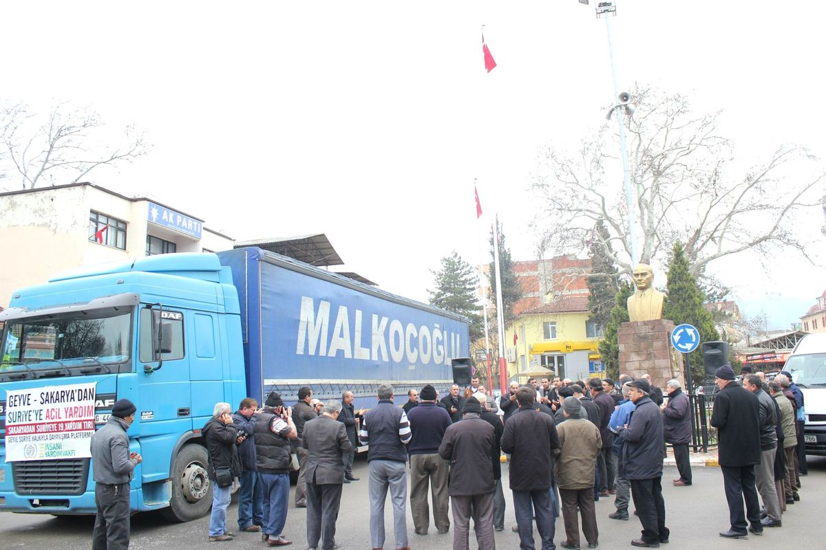 Sakarya\'dan Suriye\'ye Gönderilen Yardım Tırı Sayısı 19\'a Yükseldi
