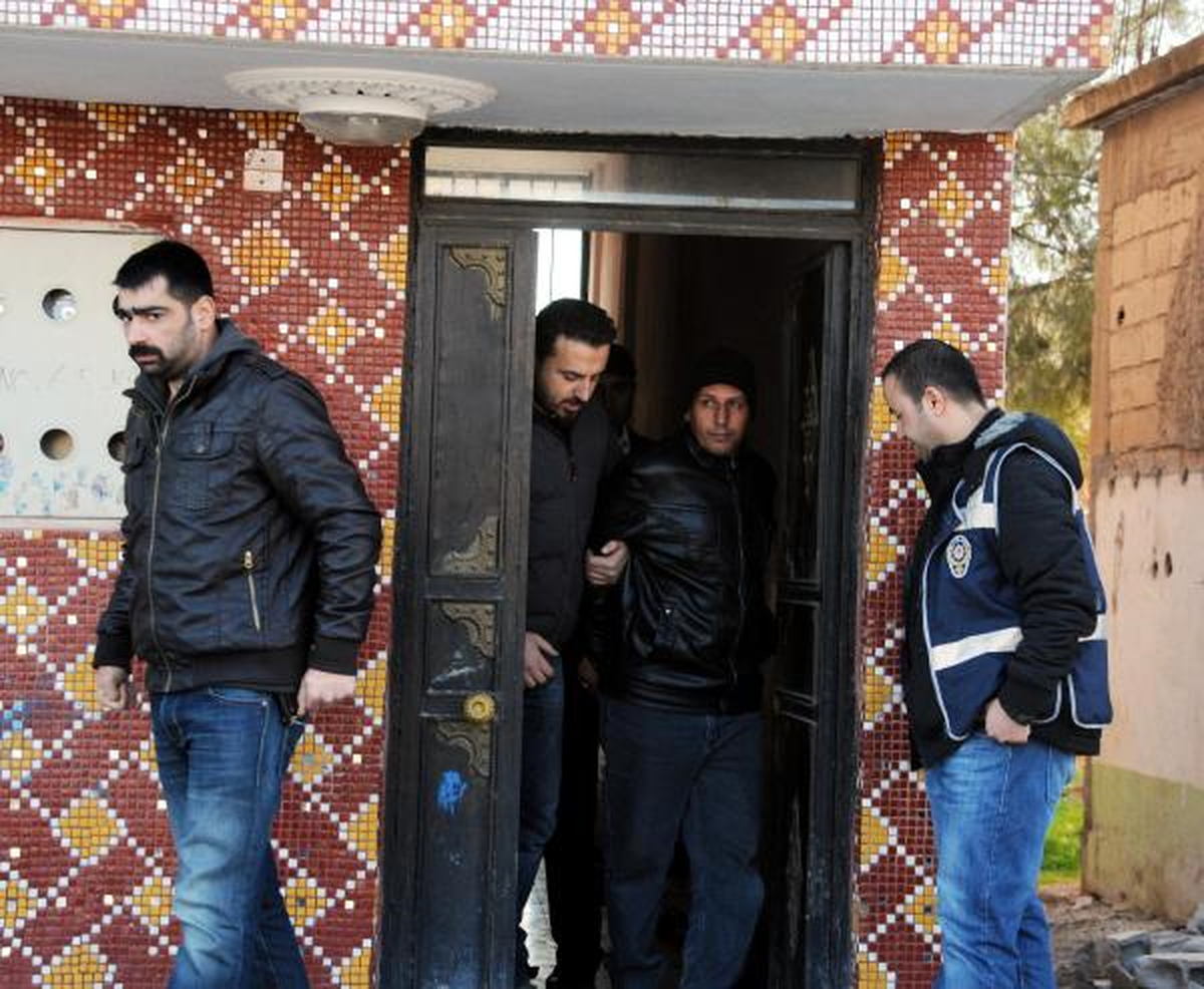 Telefon Dolandırıcılarına 4 İlde Operasyon: 40 Gözaltı