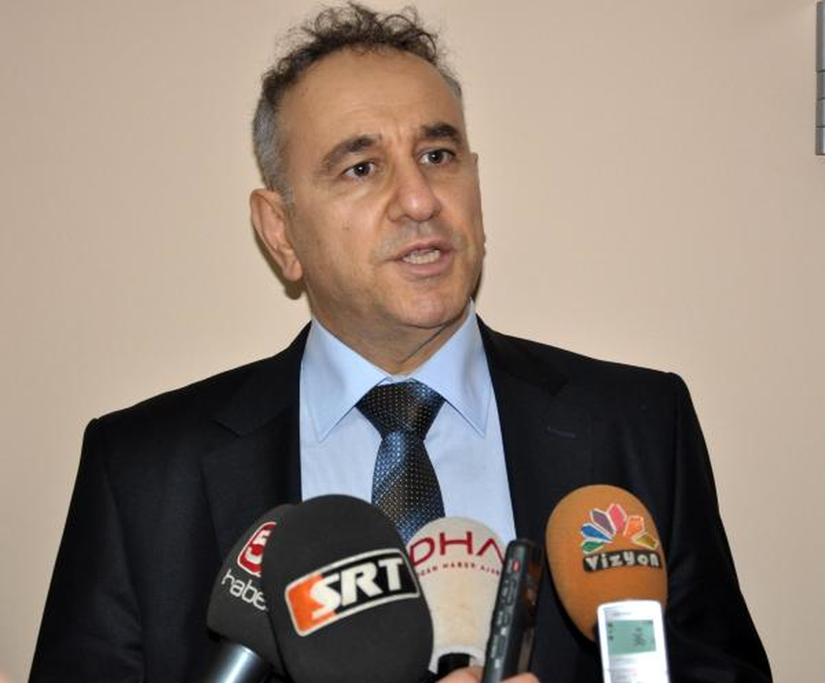 Anevrizma Hastasına Yapay Damar Takıldı