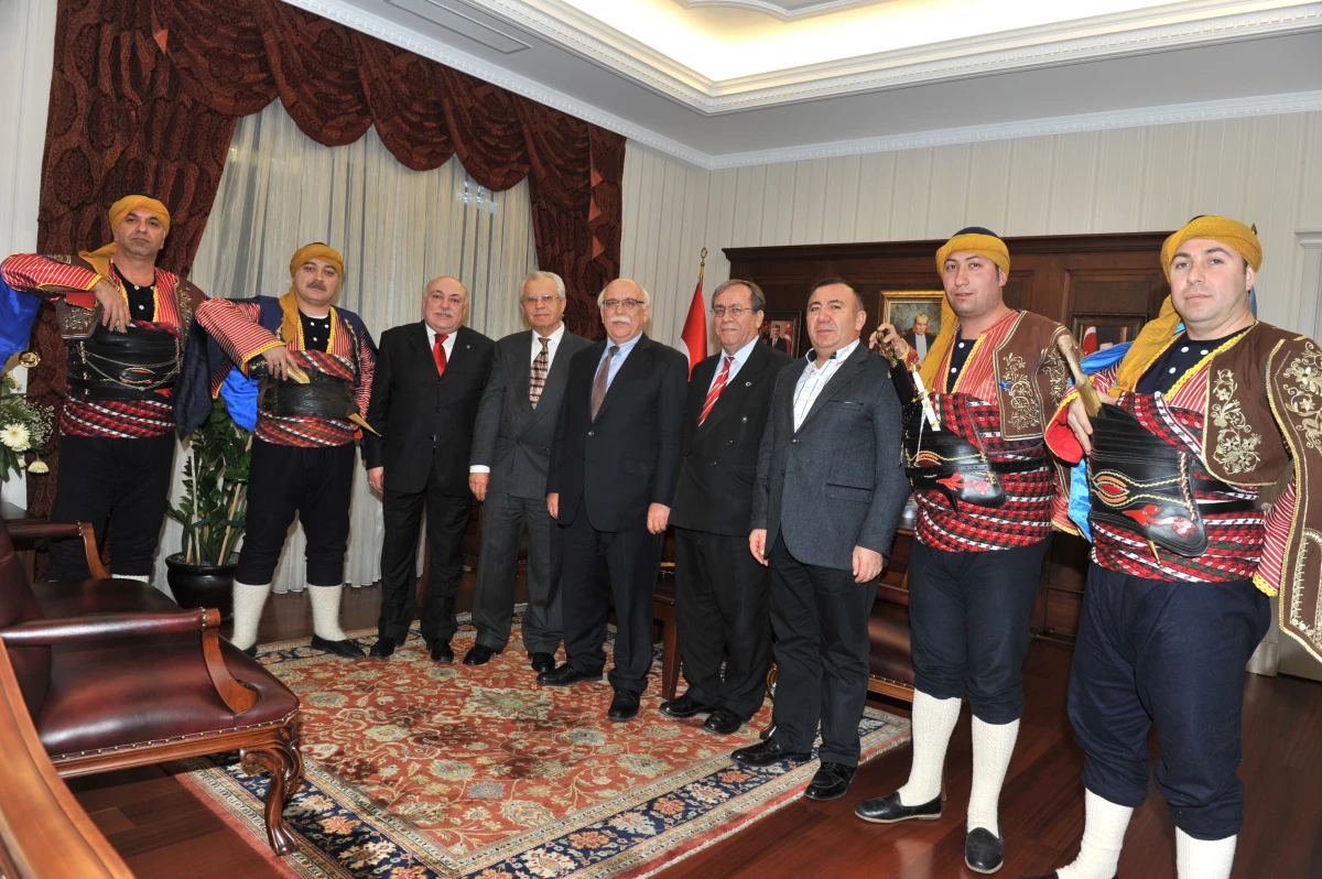 Ankaralılar Vakfı\'ndan Milli Eğitim Bakanı Avcı\'ya Ziyaret