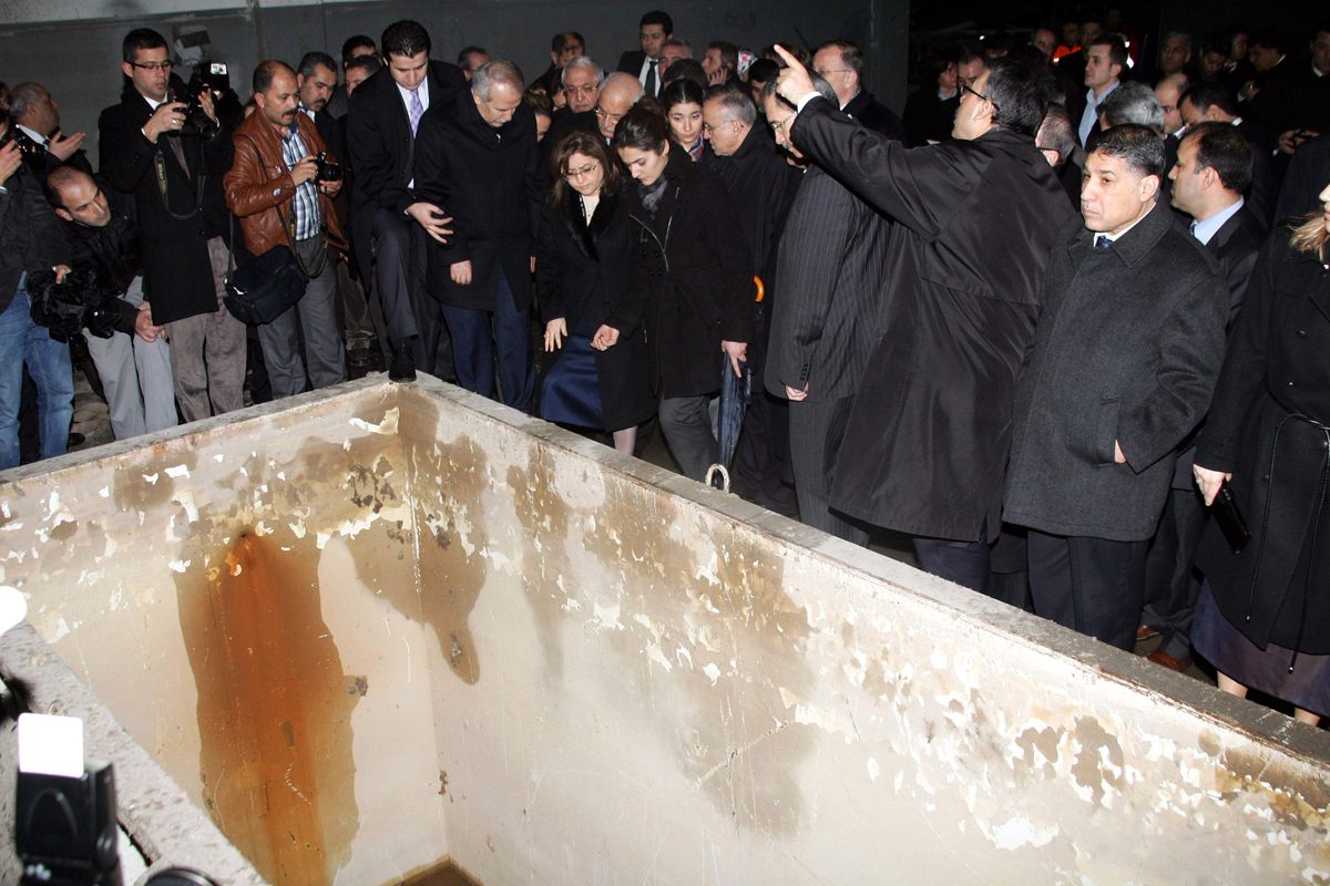 Bakan Şahin, Patlamanın Yaşandığı Fabrikada İncelemelerde Bulundu