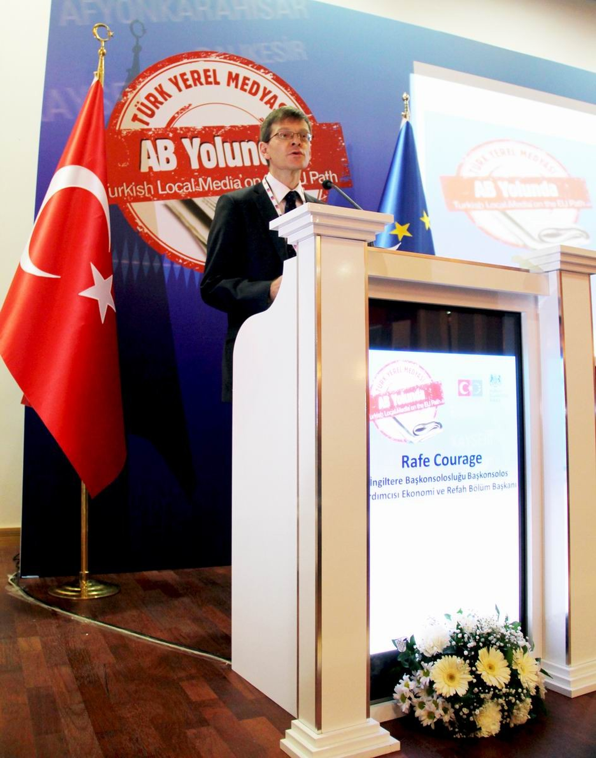 Balıkesir\'de, "Türk Yerel Medyası AB Yolunda" Semineri