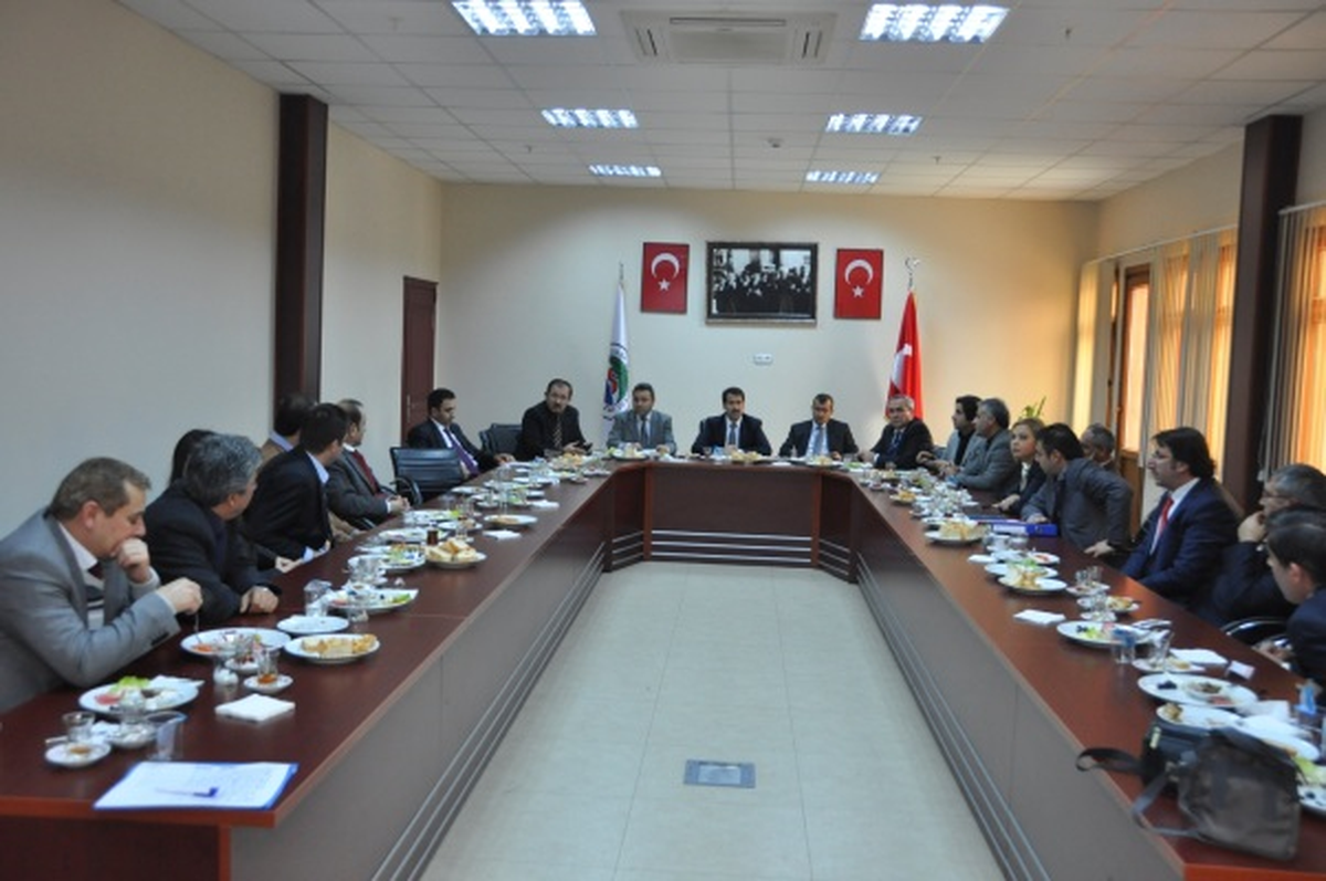 Başkan Yaman Okul Müdürleriyle Başarıyı Konuştu