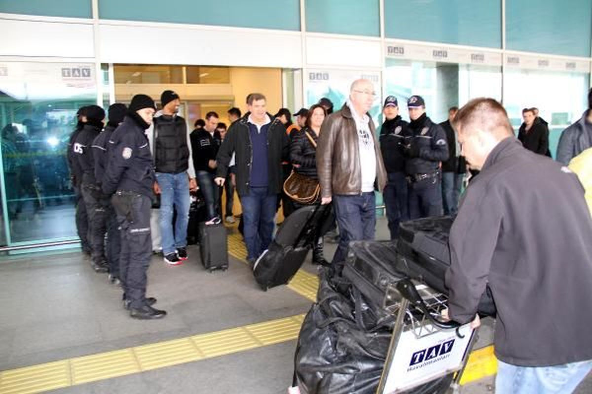 Beşiktaş\'ın Rakibi Maccabi Tel Aviv\'in İstanbul\'a Gelişinde Yoğun Güvenlik Önlemleri Alındı