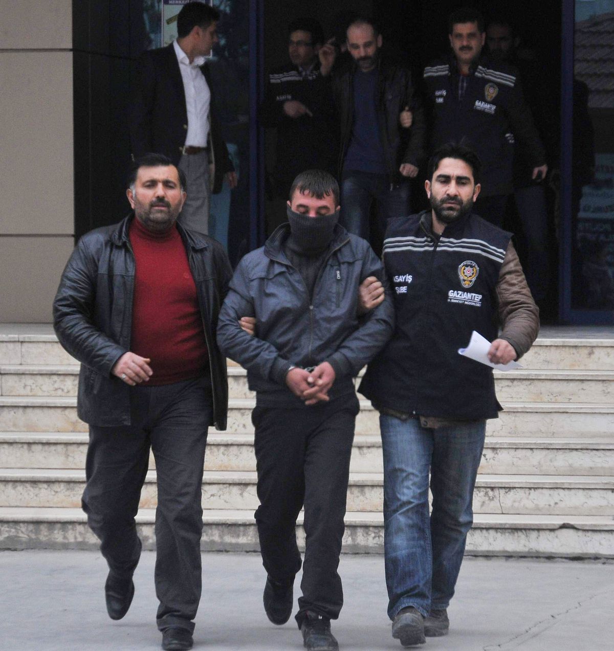 Bir Otodan 55 Bin TL Çalan Şahıslar Yakalandı