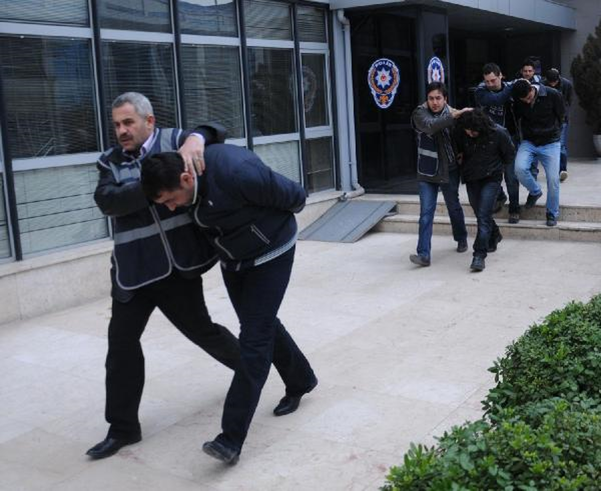 Bursa\'da Telefon Dolandırıcılığına 13 Gözaltı