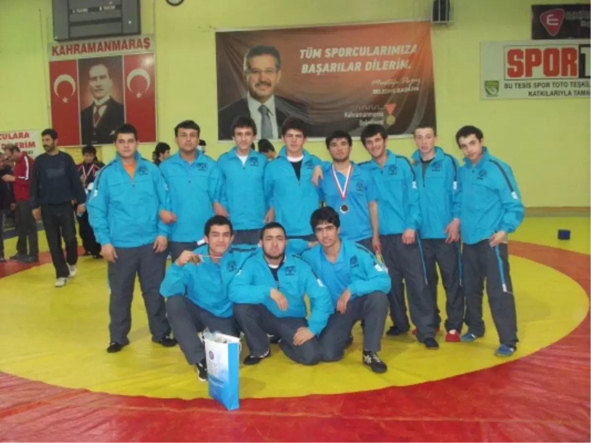 Büyükşehir Belediyespor Madalyaları Topladı