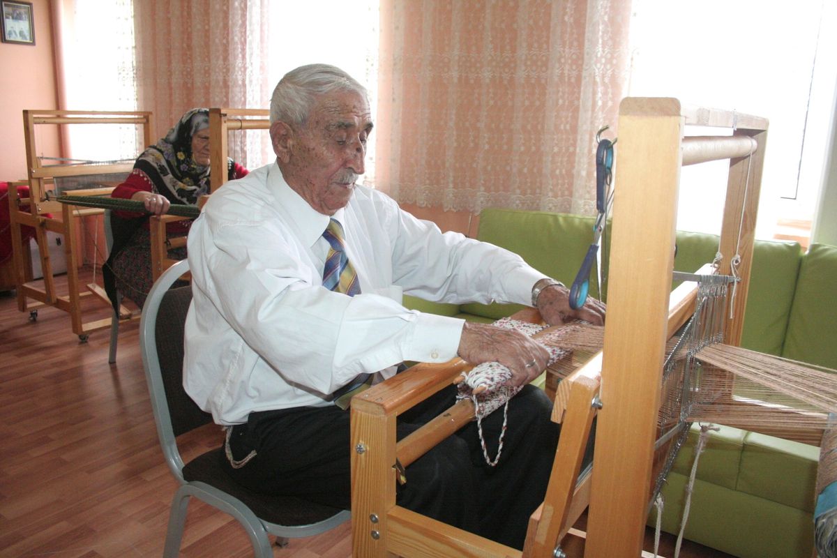 Huzurevi Sakinlerinden Üretime Destek